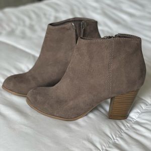 Gray/tan booties